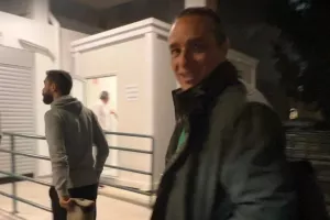 Η άφιξη της ΑΕΚ... στην Περιστερώνα (Φώτος)