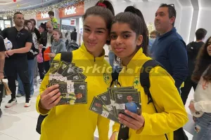 Συλλογή... για Βικτώρια και Κατερίνα!