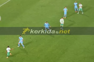 Αντίδραση... με τριπλή κίνηση! 