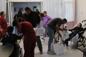 Ανόρθωση και "Singular"... μοίρασαν δώρα και χαμόγελα (Φώτος)