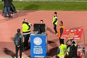 Πέναλτι μέσω... On field review 