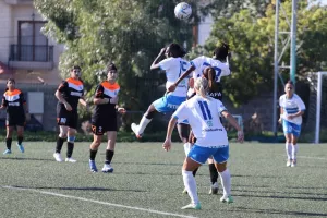 Καρμιώτισσα Χρυσομηλιά-Apollon Ladies (Φωτορεπορτάζ)
