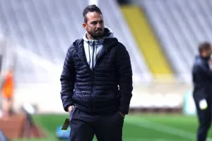 Ολυμπιακός - Άρης: "Mπλόκο" του αλύγιστου Τακτακαλά! (φώτος)