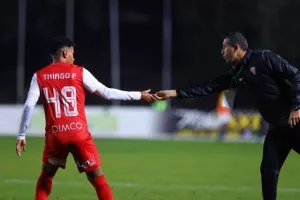 Aκρίτας-Νέα Σαλαμίνα: Πάτησε... εξάδα με ανατροπή! (φώτος)