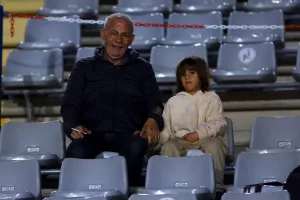 (ΦΩΤΟΣ Kerkida) O κόσμος στο "Στέλιος Κυριακίδης"