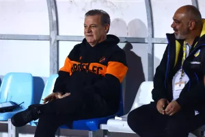 Με... φούτερ ΑΠΟΕΛ ο Πρόδρομος