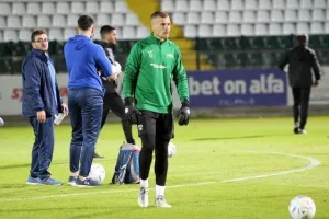 Δόξα - ΕΝΠ: Βυσσινί... απόλαυση και επιβλητική τριάρα! (Φώτος)
