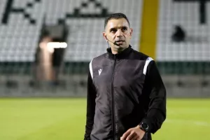 Δόξα - ΕΝΠ: Βυσσινί... απόλαυση και επιβλητική τριάρα! (Φώτος)