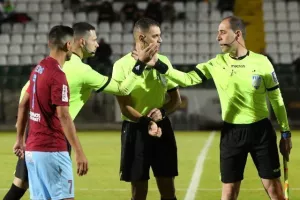 Δόξα - ΕΝΠ: Βυσσινί... απόλαυση και επιβλητική τριάρα! (Φώτος)