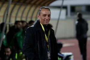 Σκέφτεται... Περιστερώνα!