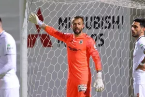 Δόξα - ΕΝΠ: Βυσσινί... απόλαυση και επιβλητική τριάρα! (Φώτος)
