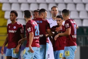 Δόξα - ΕΝΠ: Βυσσινί... απόλαυση και επιβλητική τριάρα! (Φώτος)