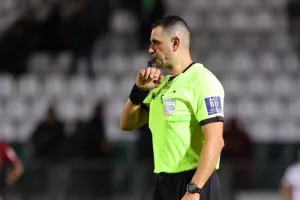 Δόξα - ΕΝΠ: Βυσσινί... απόλαυση και επιβλητική τριάρα! (Φώτος)
