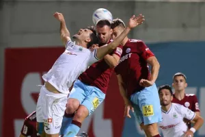 Δόξα - ΕΝΠ: Βυσσινί... απόλαυση και επιβλητική τριάρα! (Φώτος)