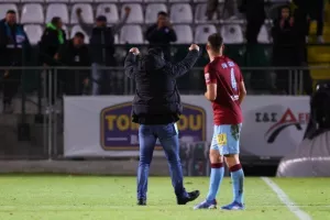 Δόξα - ΕΝΠ: Βυσσινί... απόλαυση και επιβλητική τριάρα! (Φώτος)