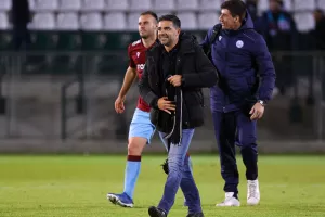 Έτσι... του συμπεριφέρονται! 