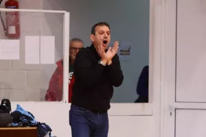 "Έπιασε" το ΑΠΟΕΛ στην κορυφή ο Κεραυνός! (φώτος) 
