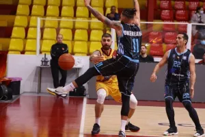 "Έπιασε" το ΑΠΟΕΛ στην κορυφή ο Κεραυνός! (φώτος) 
