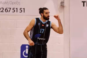 "Έπιασε" το ΑΠΟΕΛ στην κορυφή ο Κεραυνός! (φώτος) 