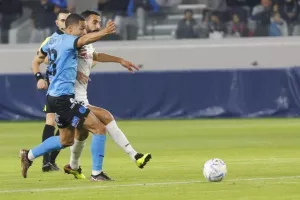 Απόλλων - Δόξα: Η νέα εποχή ξεκίνησε με δύσκολο τρίποντο (φώτος)