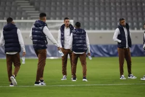Πρώτη βόλτα με στυλ για τους παίκτες της ΑΕΛ (φώτος)