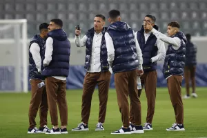 Πρώτη βόλτα με στυλ για τους παίκτες της ΑΕΛ (φώτος)
