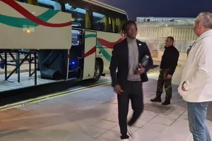 Φωτορεπορτάζ - βίντεο από την άφιξη του ΑΠΟΕΛ
