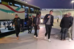 Φωτορεπορτάζ - βίντεο από την άφιξη του ΑΠΟΕΛ