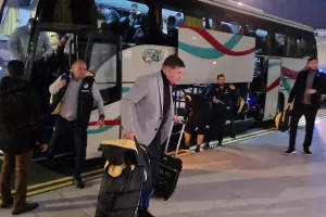 Φωτορεπορτάζ - βίντεο από την άφιξη του ΑΠΟΕΛ