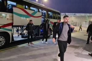 Φωτορεπορτάζ - βίντεο από την άφιξη του ΑΠΟΕΛ