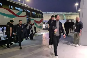 Φωτορεπορτάζ - βίντεο από την άφιξη του ΑΠΟΕΛ