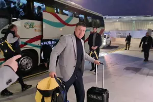 Φωτορεπορτάζ - βίντεο από την άφιξη του ΑΠΟΕΛ