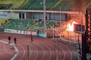 ΦΩΤΟΡΕΠΟΡΤΑΖ-ΤΣΙΡΕΙΟ/Γήπεδο ή πολεμικό πεδίο;;
