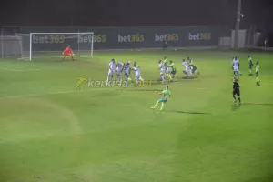 ΦΩΤΟΣ/Το γκολ του Γκιούρτσο για το 1-0 της ΑΕΚ!