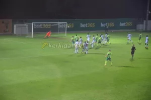 ΦΩΤΟΣ/Το γκολ του Γκιούρτσο για το 1-0 της ΑΕΚ!