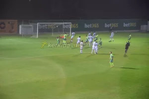 ΦΩΤΟΣ/Το γκολ του Γκιούρτσο για το 1-0 της ΑΕΚ!