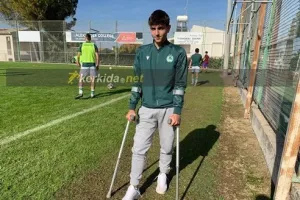 Με τις πατερίτσες ο άτυχος άσος της Ομόνοιας (φώτο)
