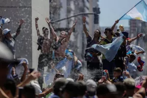(ΒΙΝΤΕΟ) Ασύλληπτες στιγμές στο Μπουένος Άιρες για την πρωταθλήτρια κόσμου! 