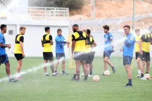 Με Τζαβέλλα και Φερνάντες η προπόνηση