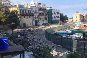 Τα ξήλωσαν όλα στο Λιμάνι της Κερύνειας!!