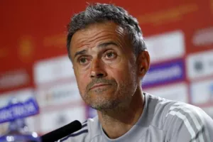 Ενρίκε: "Μόνο στήριξη στην Εθνική ομάδα"