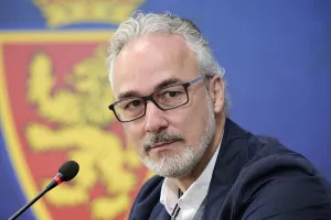 Σε επαφές με Απόλλωνα  