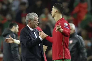 Σάντος: "Αφήστε τον ήσυχο, είναι της μόδας να σημαδεύει κανείς τον Κριστιάνο"