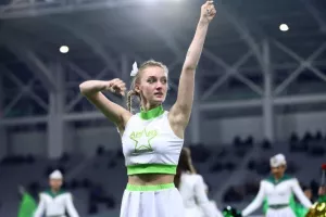 Με πυροτεχνήματα και cheerleaders η ιστορική πρεμιέρα του Άρη (φώτος & βίντεο)