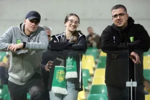(Φωτορεπορτάζ) Ο κόσμος στην "ΑΡΕΝΑ"