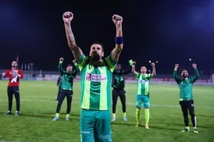 Νέα Σαλαμίνα - ΑΕΚ: Καθάρισε σε πέντε λεπτά και έπιασε κορυφή