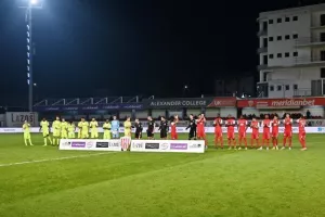 Νέα Σαλαμίνα - Καρμιώτισσα: "Ερυθρόλευκο" τρίποντο με ανατροπή!