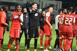 Νέα Σαλαμίνα - Καρμιώτισσα: "Ερυθρόλευκο" τρίποντο με ανατροπή!