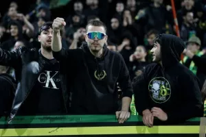 (Φωτορεπορτάζ) Ο κόσμος στην "ΑΡΕΝΑ"