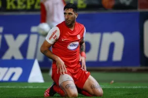 Νέα Σαλαμίνα - ΑΕΚ: Καθάρισε σε πέντε λεπτά και έπιασε κορυφή
